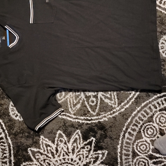 T-Shirt - Picture 3 of 5